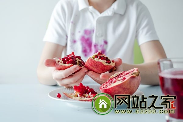 石榴这样切不流汁不脏手 5种膳食料理轻松做