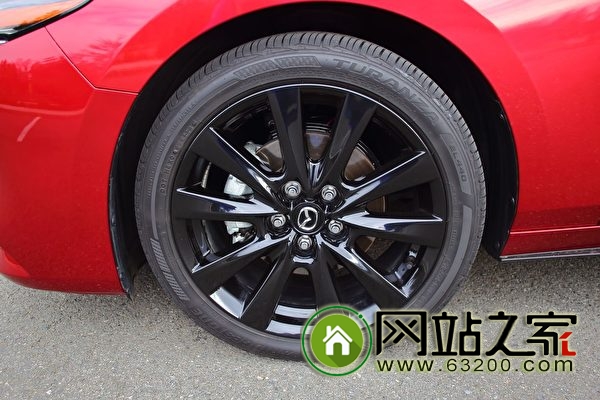 【车评】四驱轿跑车 2022 Mazda3 2.5 Turbo Premium Plus AWD