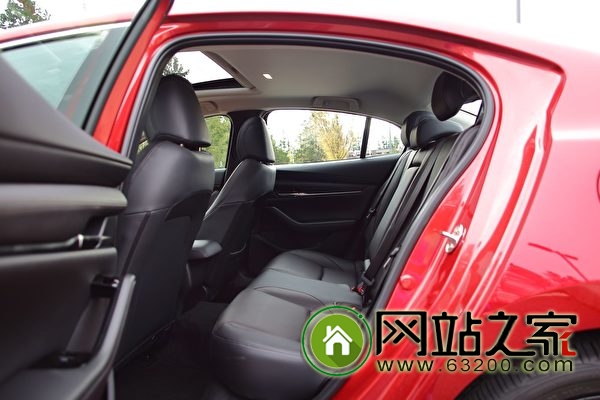 【车评】四驱轿跑车 2022 Mazda3 2.5 Turbo Premium Plus AWD
